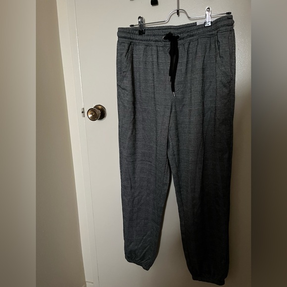 AE High-Rise Plaid Jogger - Picture 1 of 3